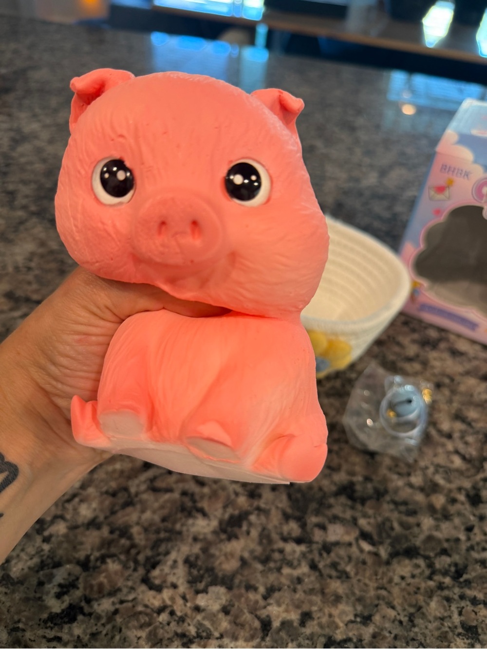 Squishy Viral Pig in a Basket Squish Toy NEW - Picture 3 of 6